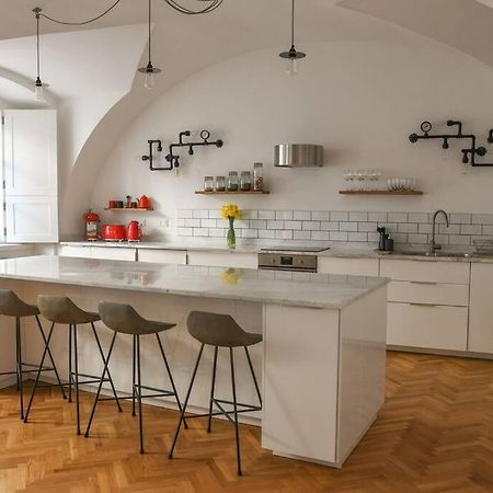 Beautiful 2Bed Apartment In The Centre Of Varaždin Exteriör bild