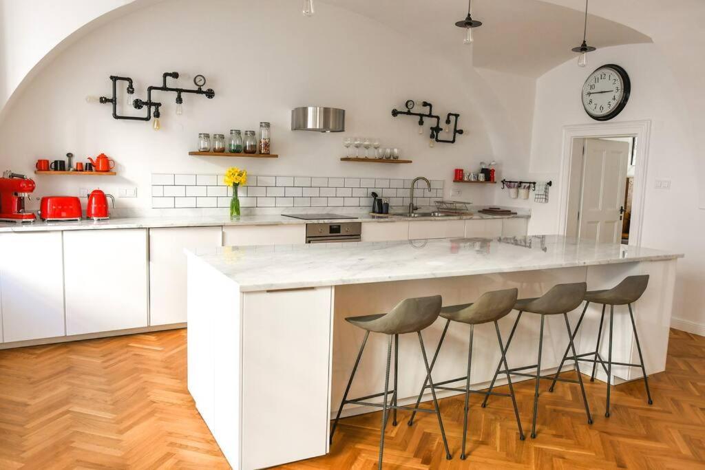 Beautiful 2Bed Apartment In The Centre Of Varaždin Exteriör bild